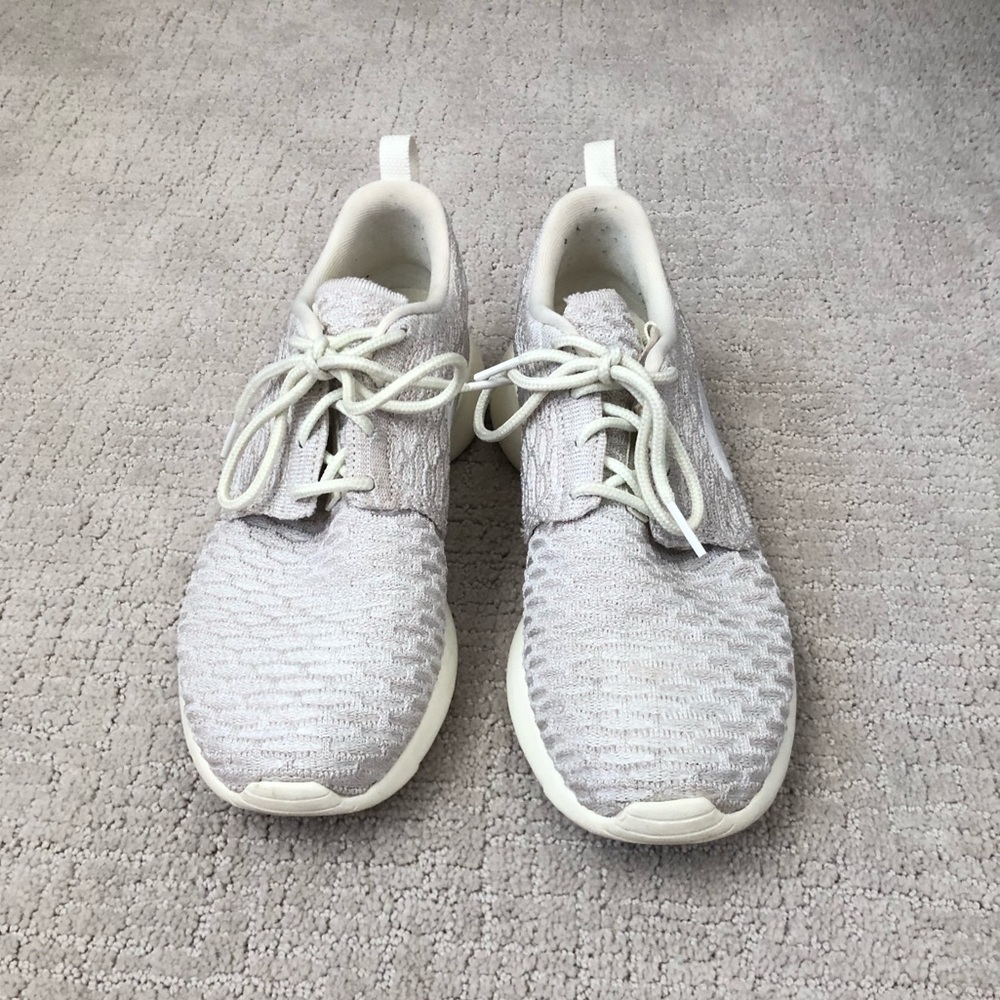 Nike Roshe Flyknit - white sneaker